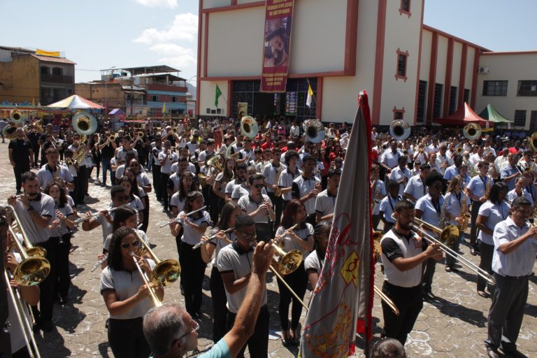 Encontro de Bandas: Tradição Musical Mineira