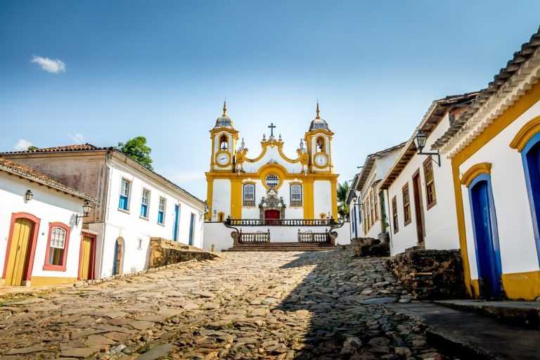 Tiradentes (MG) anuncia programação completa para a Semana da Inconfidência com atrações cívicas e culturais