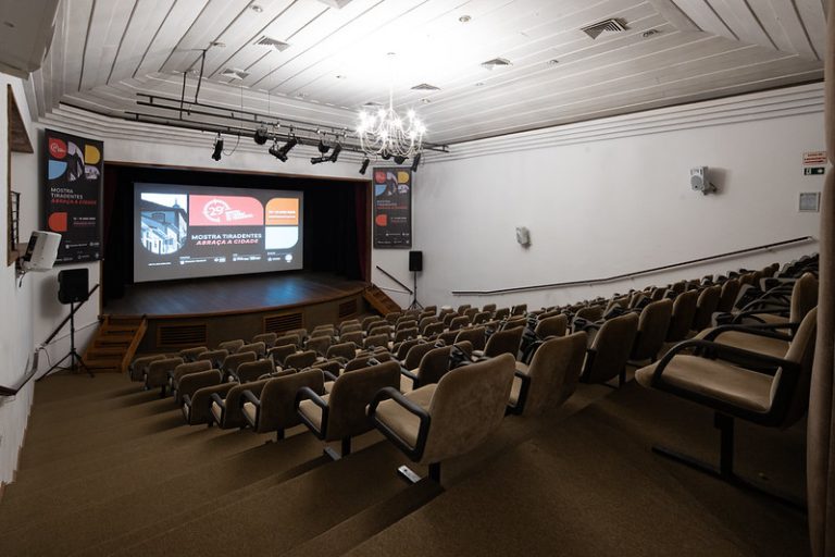Mostra Tiradentes: Abraça a Cidade leva sessões gratuitas de cinema para bairros e distritos, confira novas datas