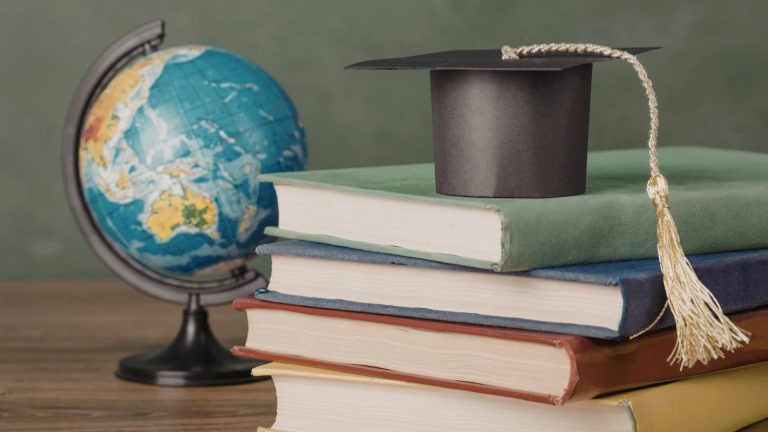 Lagoa Dourada abre inscrições para projeto de valorização de profissionais da educação